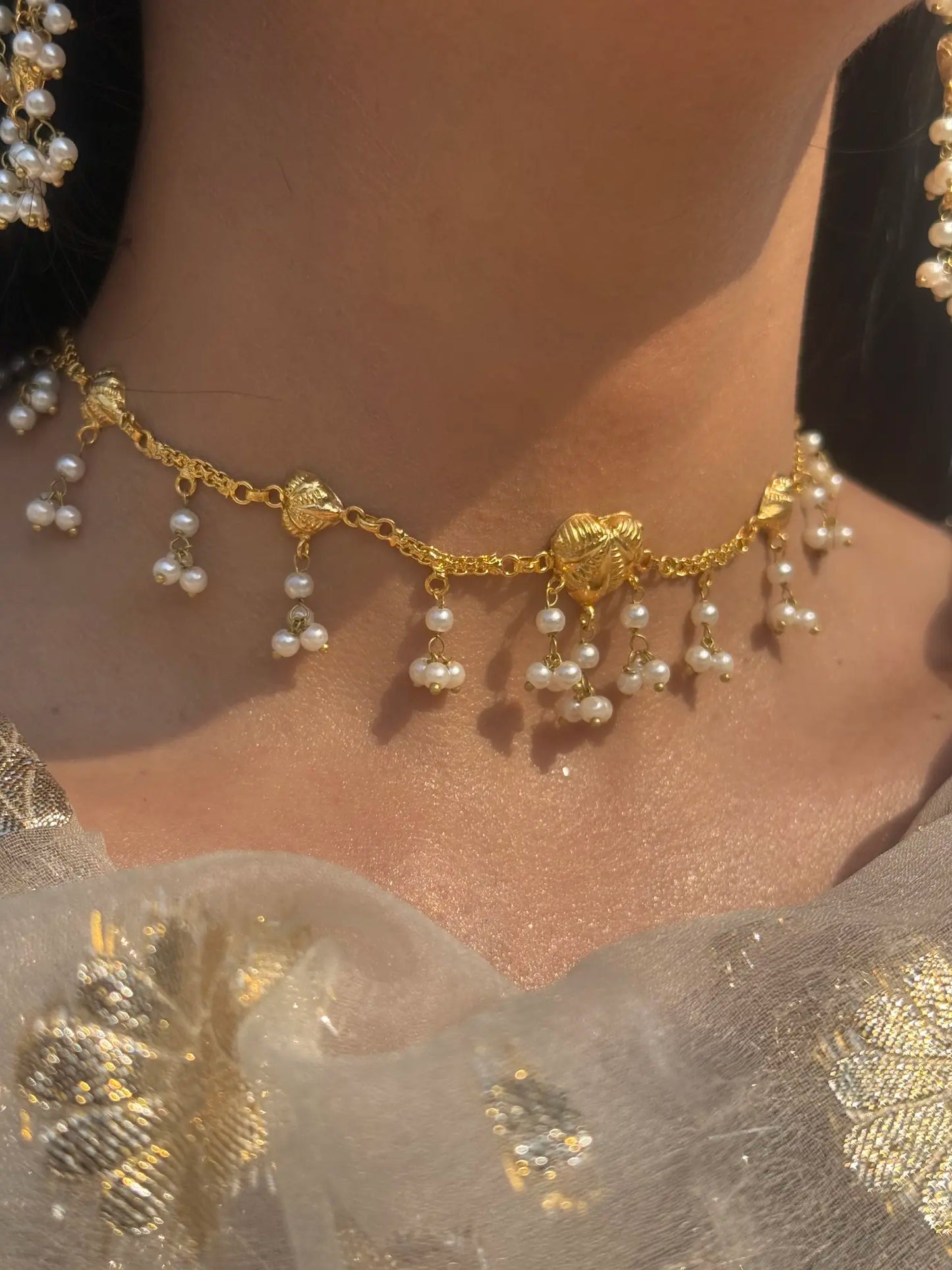 Almas Choker