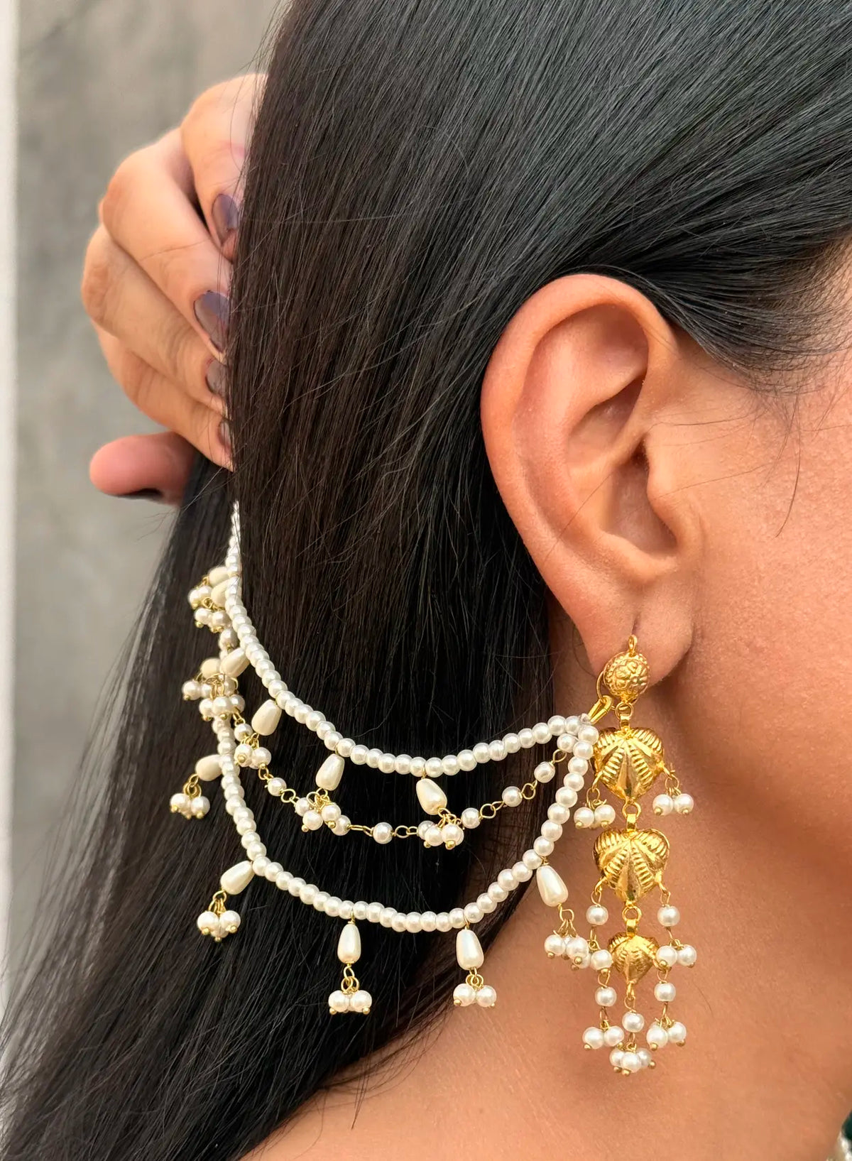 Almas pearl bridal saharay earrings with traditional Pakistani wedding jewelry design