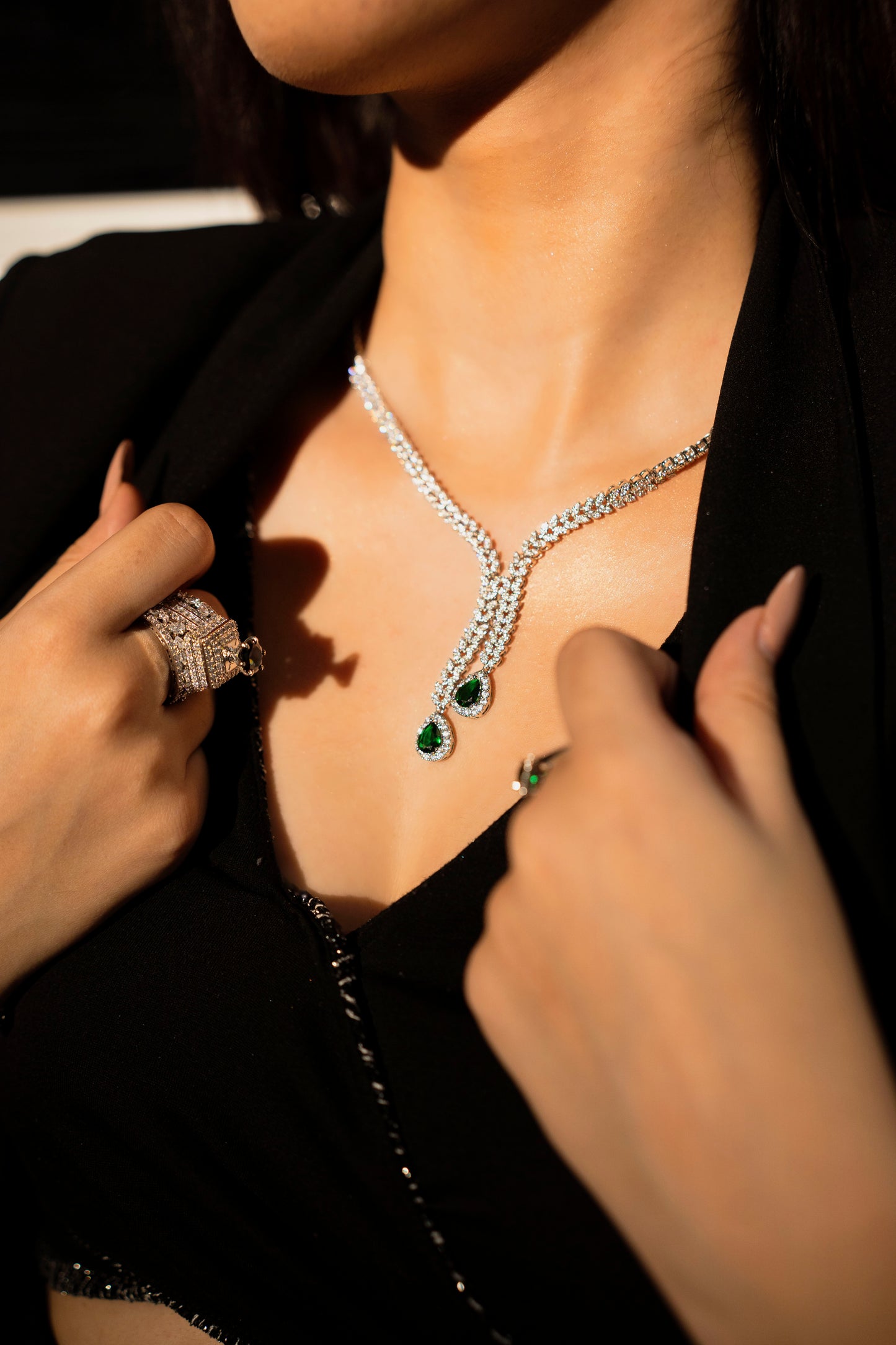 MIDNIGHT NECKPIECE