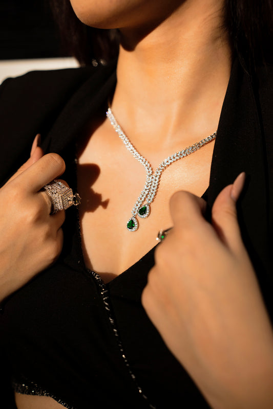 MIDNIGHT NECKPIECE