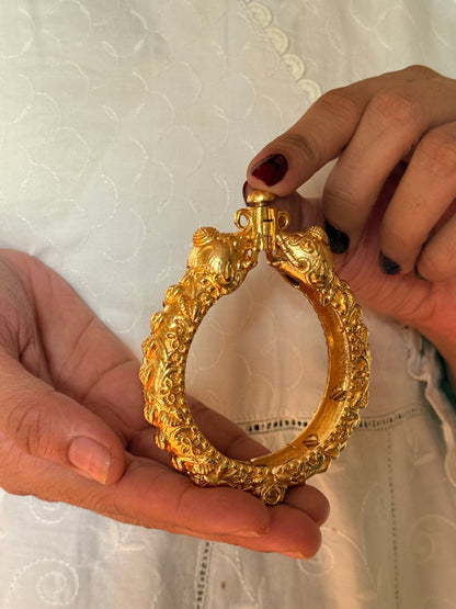 ROYAL ELEPHANT HANDCUFF GOLD PLATED