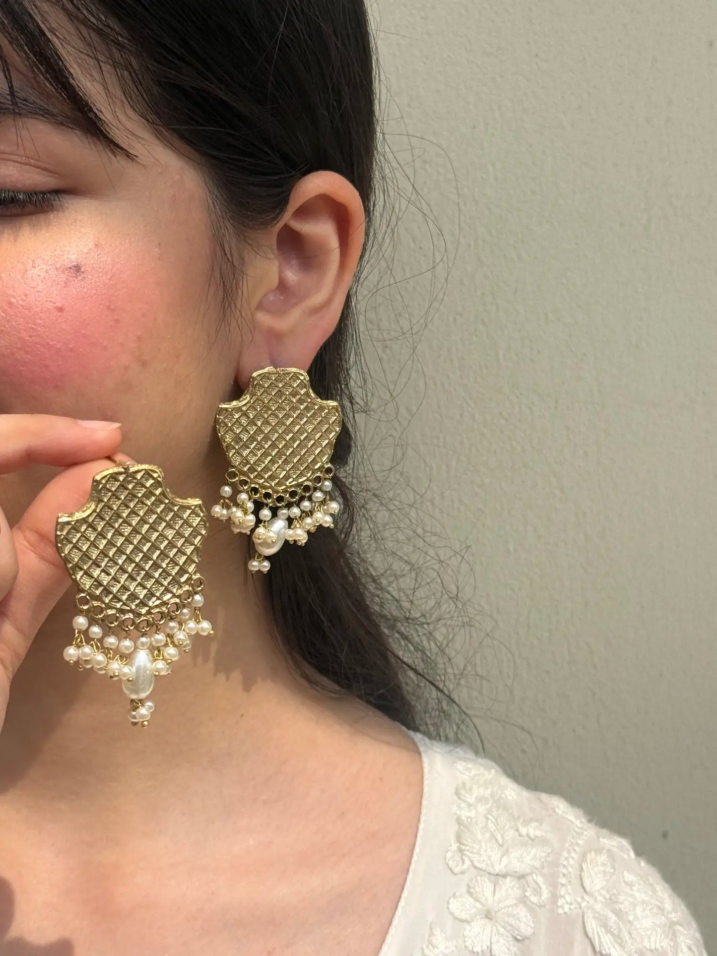 Whisper Pearl earrings
