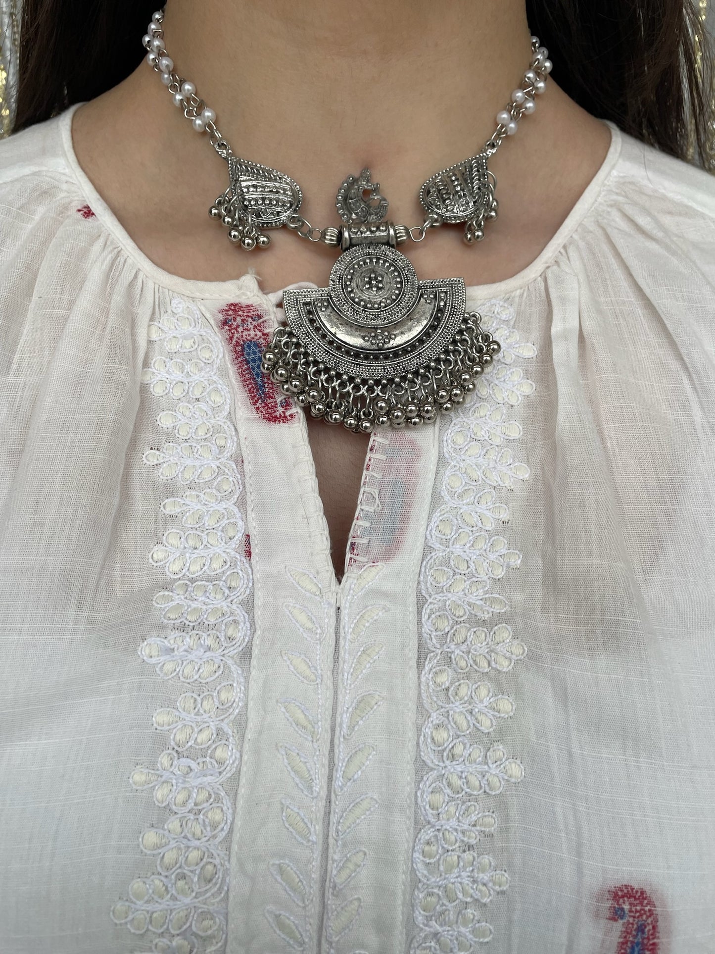 Swan Choker