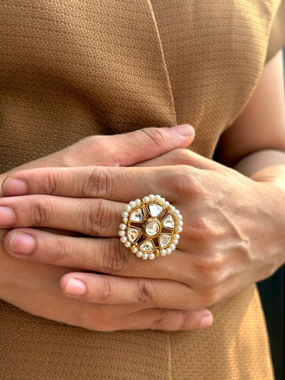 Noore Pakistani Kundan ring close-up