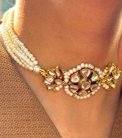 Noore pearl kundan choker detailing