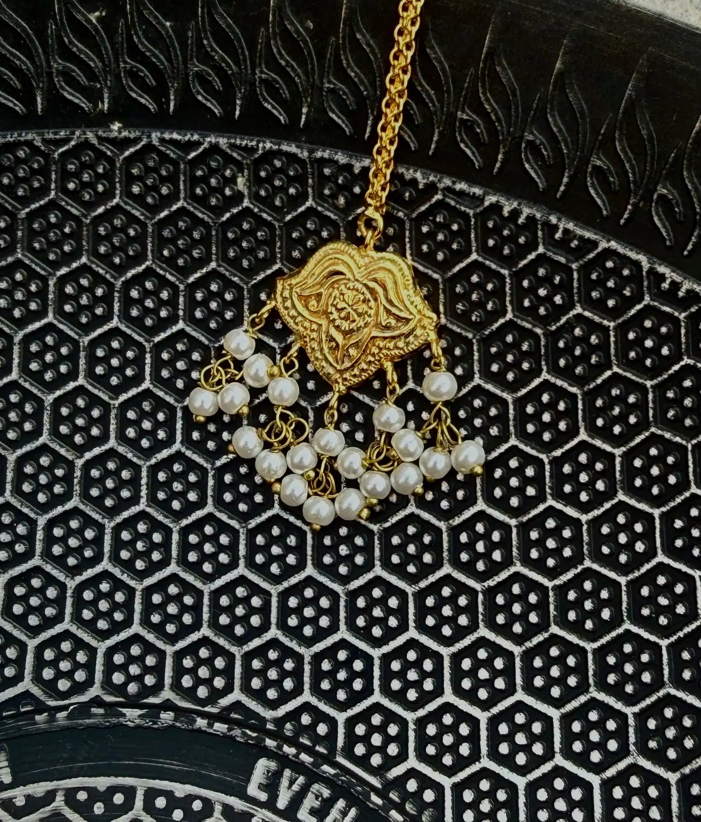 Shaheena traditional bridal bindi for Pakistani wedding jewelry styling