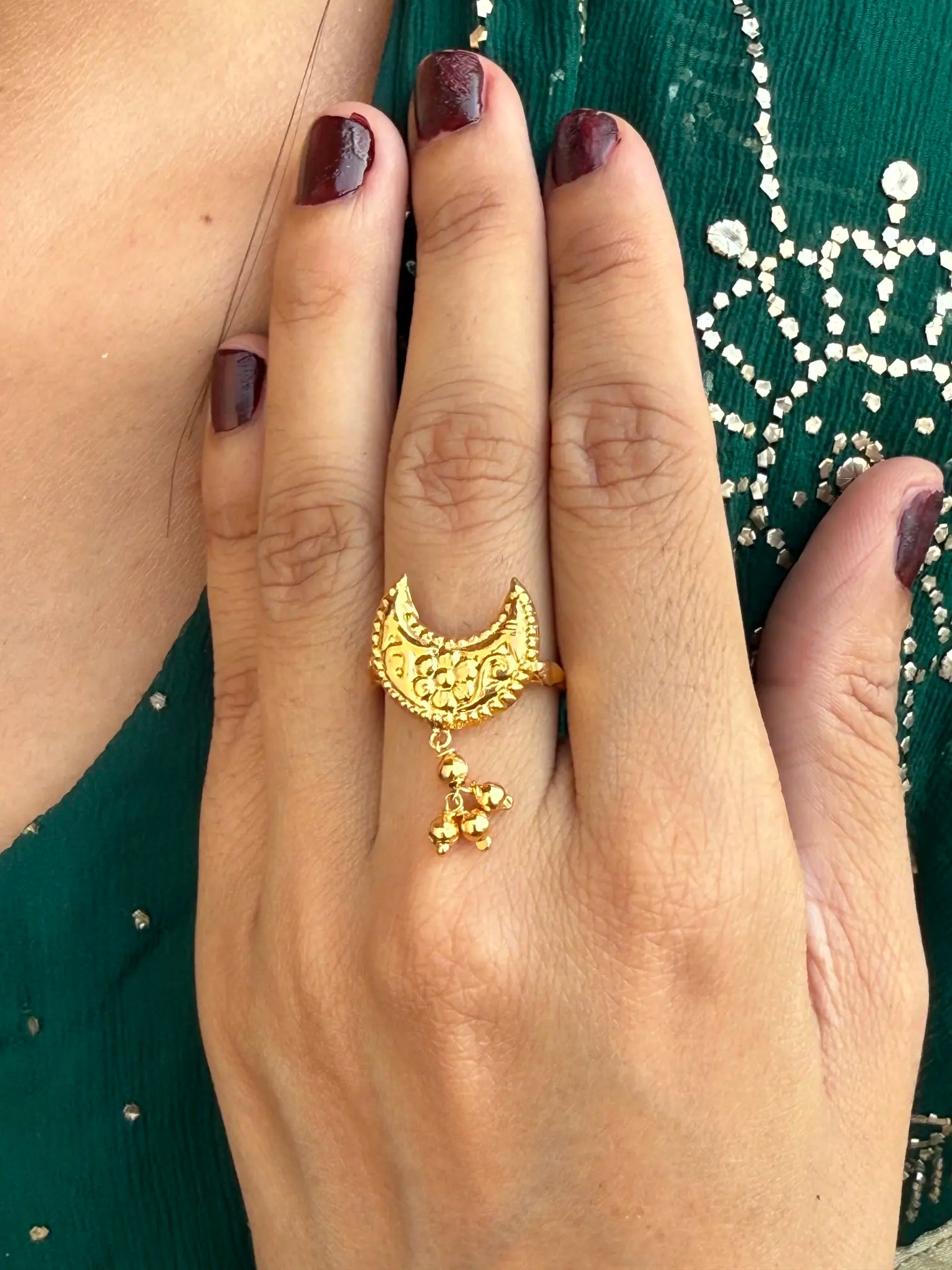 Chand Phool traditional ring with elegant Pakistani floral jewelry design
