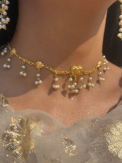 Almas Choker
