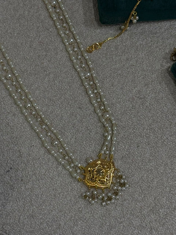 Shaheena Pearl Mala